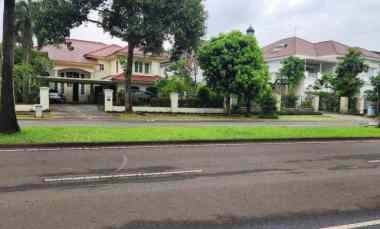 dijual rumah jalan boulevard palem raya
