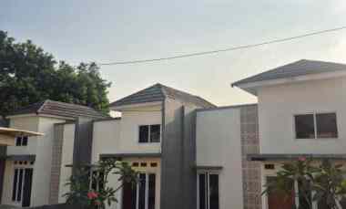 dijual rumah jalan cisaat setu