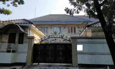 Dijual Rumah dengan Bentuk L di Dr. Kusuma Atmaja HOS. Cokroaminoto