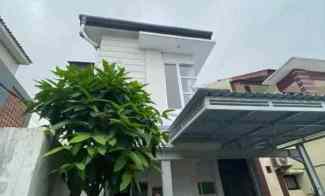 Dijual Rumah Cluster di Jakarta Selatan 50 meter ke Jalan Raya