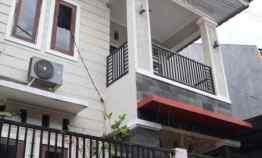 Rumah 2 Lantai dalam Town House di Kalisari Jakarta Timur