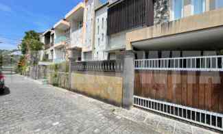 Rumah Dijual di jalan laksamana