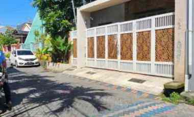 Rumah Lokasi Strategis di Mojoklanggru Gubeng Surabaya Private Pool