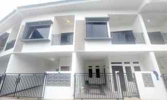 Rumah 2-lantai Jakarta dekat Kalimalang, Jalan Raya BKT dan Pd Kelapa