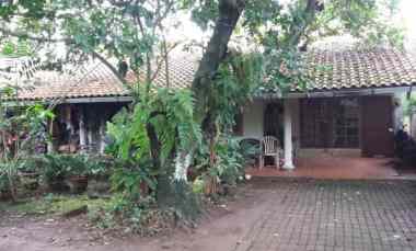 Rumah Kebun Stategis dekat Pintu Toll Brigif Ciganjur Jaksel