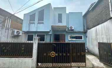 Rumah Dijual di Jalan raya gunung. Cireundeu