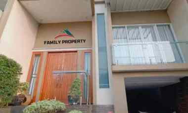 Rumah Mewah Semi Furnish di Jakarta Barat.nempel Kampus Binus