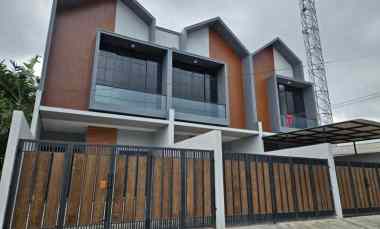 Rumah Baru dalam Komplek Kembangan Meruya.dekat dengan 3 Gerbang Tol