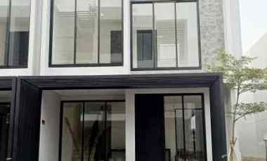 Rumah Baru 3 Lantai di Area PURI Indah Jakarta BARAT.bs Kpr