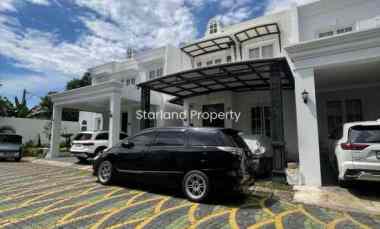 Rumah Bagus Semi Furnish Bonus Kolam Renang di Jakarta Selatan