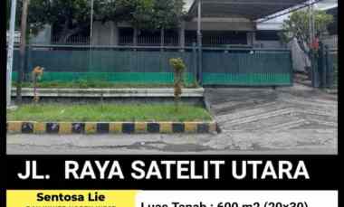 dijual rumah jalan raya satelit utara