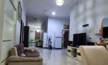 Jual Rumah Arstistik dan Mewah Furniture di Daerah Jalan Raya Tajem