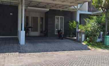 dijual rumah jalan royal residence