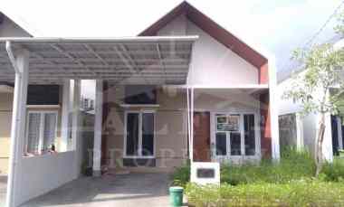 Jarang Ada Rumah Baru Cluster dengan Taman Belakang Sangat Lega