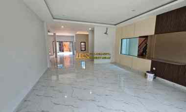 dijual rumah jalan wartawan daerah
