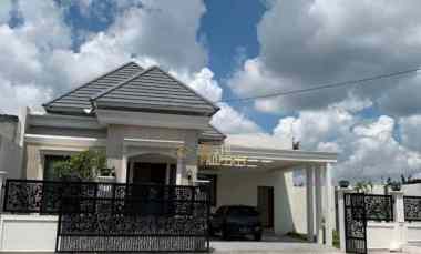 Villa Klasik Full Furnished dengan View Sawah Sleman Utara