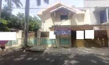 Dijual Cepat Rumah Hook Jalan 3 Mobil di Janur Elok, Bisa Nego