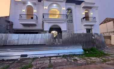 Rumah Baru Mewah American Classic di Jatipadang Jakarta Selatan