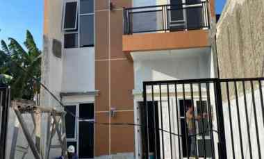 Modern Home 2 Lantai Desain Elegan, Bebas Banjir di Jatibening Baru