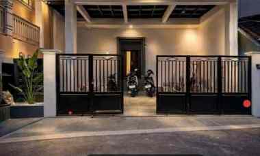 Rumah Ready Desain American Classic di Pondok Gede Bekasi