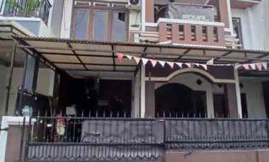 Rumah 2 Lantai dalam Cluster One Gate System Pondok Gede Bekasi