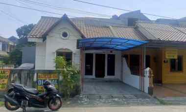 Hot Deal Rumah Hook di Jatinegara Indah Residen, Duren Sawit