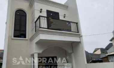 Rumah Eropa Klasik Strategis di Wilayah Cibubur -fry-tami