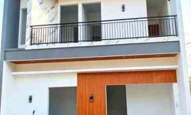 Dijual Rumah Cluster Baru Jatiwaringin 2 Lantai Carport 2 Mobil