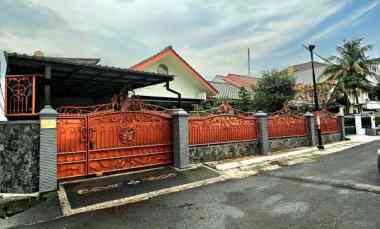 Rumah Second dalam Komplek di Jatiwaringin Jakarta Timur