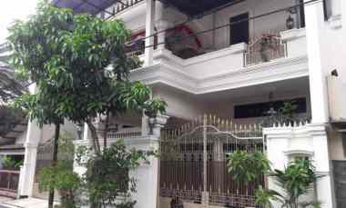 Rumah Dijual Pondok Gede Bekasi dekat Bandara Halim 2.5 Lantai