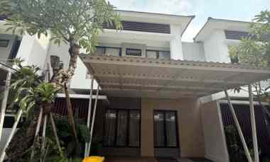Dijual Rumah Baru 2 Lantai Full Furnish, Kawasan Elite, di Jatiwarna