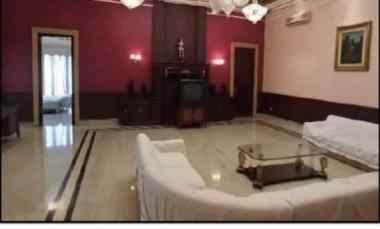 Rumah Mewah Super Luas Jemur Andayani Full Fasilitas Kolam Renang