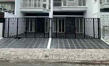 2 Unit Rumah, Baru Modern Minimalis 2 lantai, Jemursari, Bebas Banjir