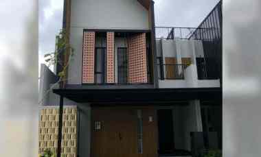 Rumah 3 Lantai Rooftop di Cluster Mahakam Signature JGC