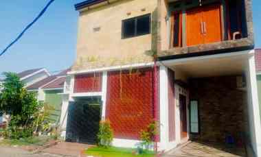 Dijual Rumah di Minimalis Style Furnish Menganti Barat Surabaya