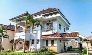 Villa Strategis View City Light dekat Kusuma Agrowisata Kota Batu