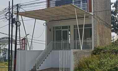 Rumah Minimalis 2,5 Lantai Murah Strategis Pinggir Jalan Utama