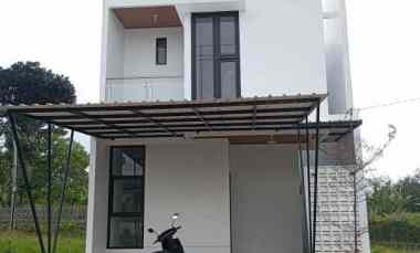 Rumah Modern Minimalis Fasilitas Super Lengkap dan Akses Strategis