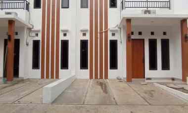 Dijual Rumah 2 lantai Cash/KPR Cukup DP 3,JT Langsung Akad