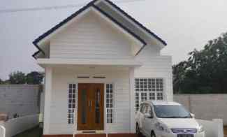 Rumah Islamic Village Bergaya American Farm di Purwakarta