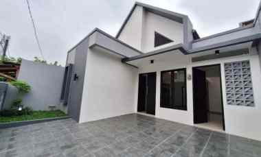 Rumah Baru dalam Komplek Ciputat dekat Krl dan Pintu Tol