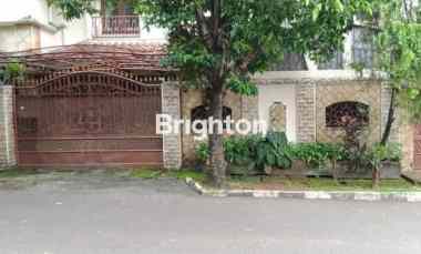 Dijual Rumah Besar Cocok untuk Hadiah Pernikahan Keluarga Tercinta