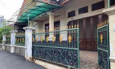 Rumah Strategis dekat Lrt Kampung Rambutan Nyaman Siap Huni
