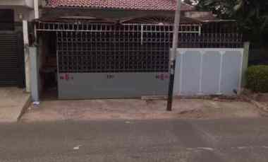 Dijual Rumah Tinggal di Pinggir Jalan Besar di Kebayoran Lama Jaksel