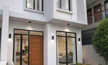 dijual rumah jl ciganitri rahayu