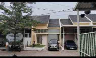 Dijual Rumah Cantik di jl Curug Sawangan Depok 3 menit ke jl Raya