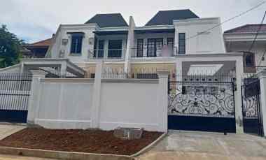 Rumah Baru Mewah di Jalan Boulevard Duren Sawit Jakarta Timur