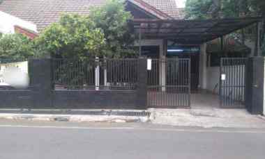 Rumah 1 Lantai Luas di Komplek AU Jatiwaringin Jakarta Timur