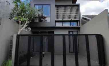 Rumah Mewah Full Furnished dekat Kampus Ugm di jl Kaliurang km 8