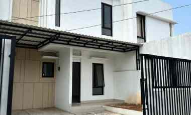 Rumah 2 Lantai Siap Huni dekat Gerbang Tol Pamulang